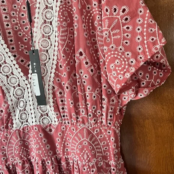 Elie Tahari Pink Lace-Trimmed Maxi Dress - inbetweenathome.nl